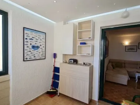 Prodaja, jednosoban stan, 44m², Petrovac, Budva - image 2