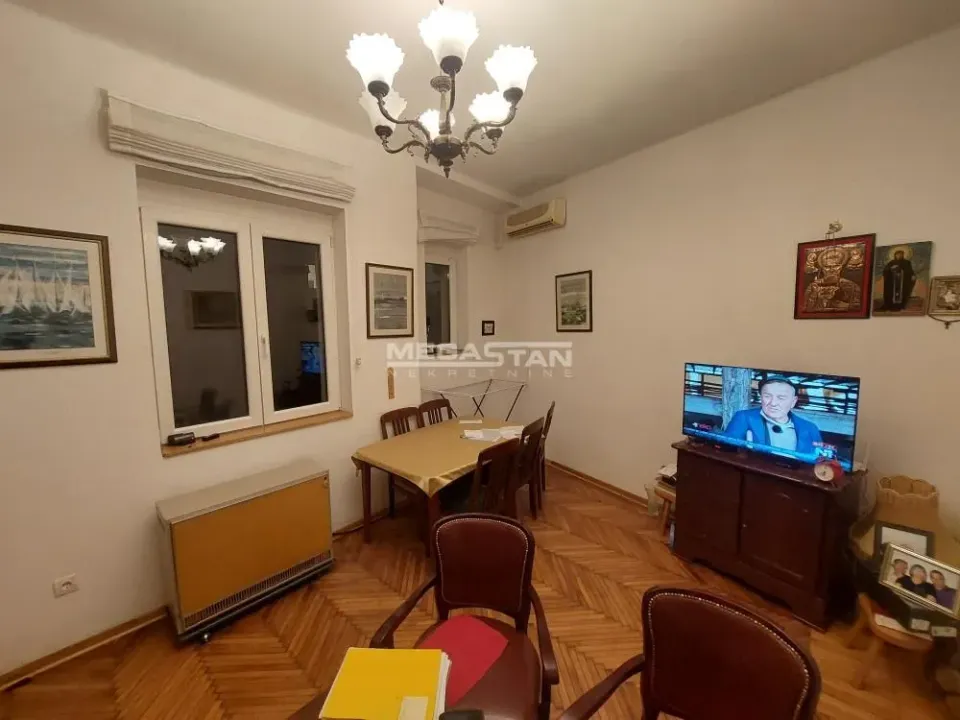 Rent, one bedroom apartment, 35m², Kalenić Pijaca, Vračar Sve Podlokacije