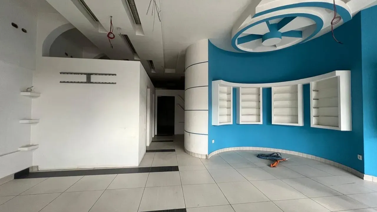 Prodaja, poslovni prostor, 91m², Vezirov Most, Podgorica