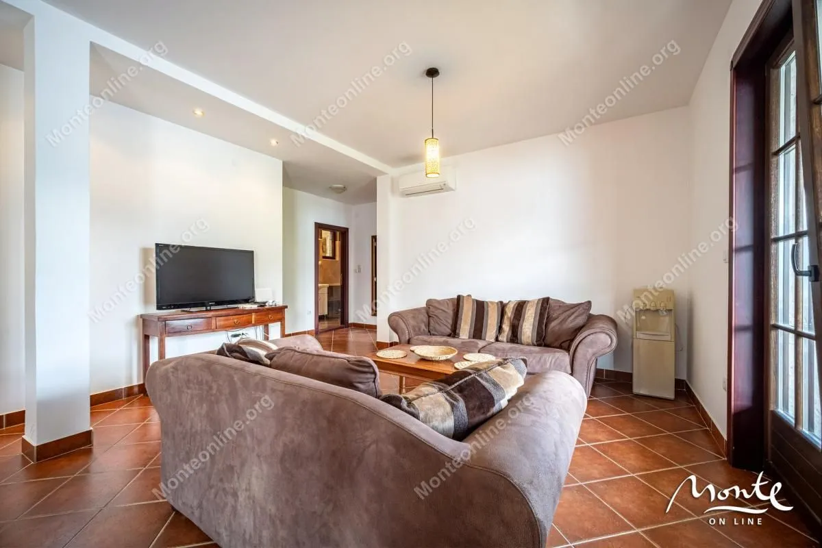 Prodaja, dvosoban stan, 94m², Kostanjica, Kotor