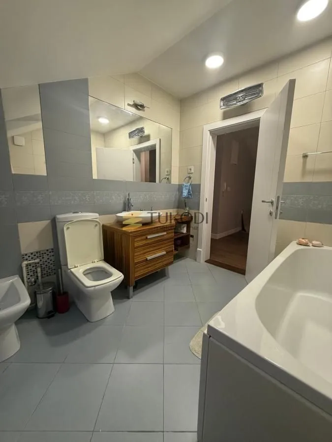 Prodaja, stan, 146m², Rotkvarija, Novi Sad Sve Podlokacije