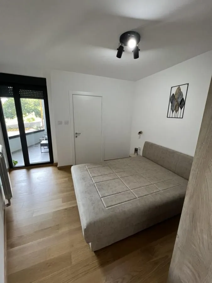Prodaja, dvosoban stan, 48m², Rotkvarija, Novi Sad Sve Podlokacije