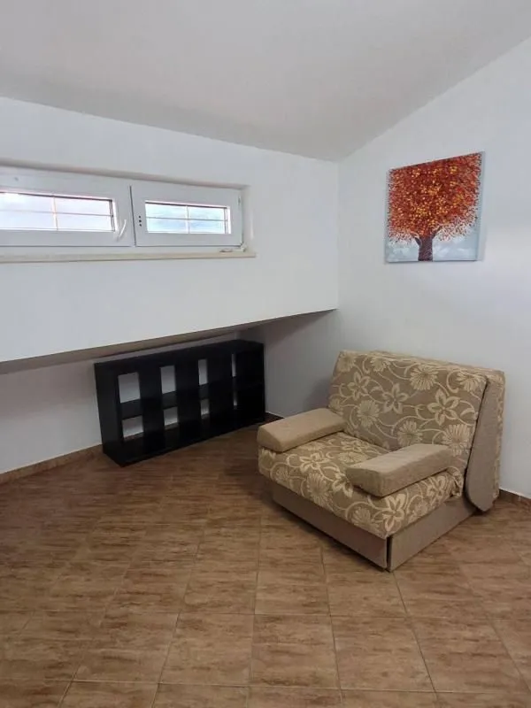Rent, two bedroom apartment, 90m², Sutomore, Bar