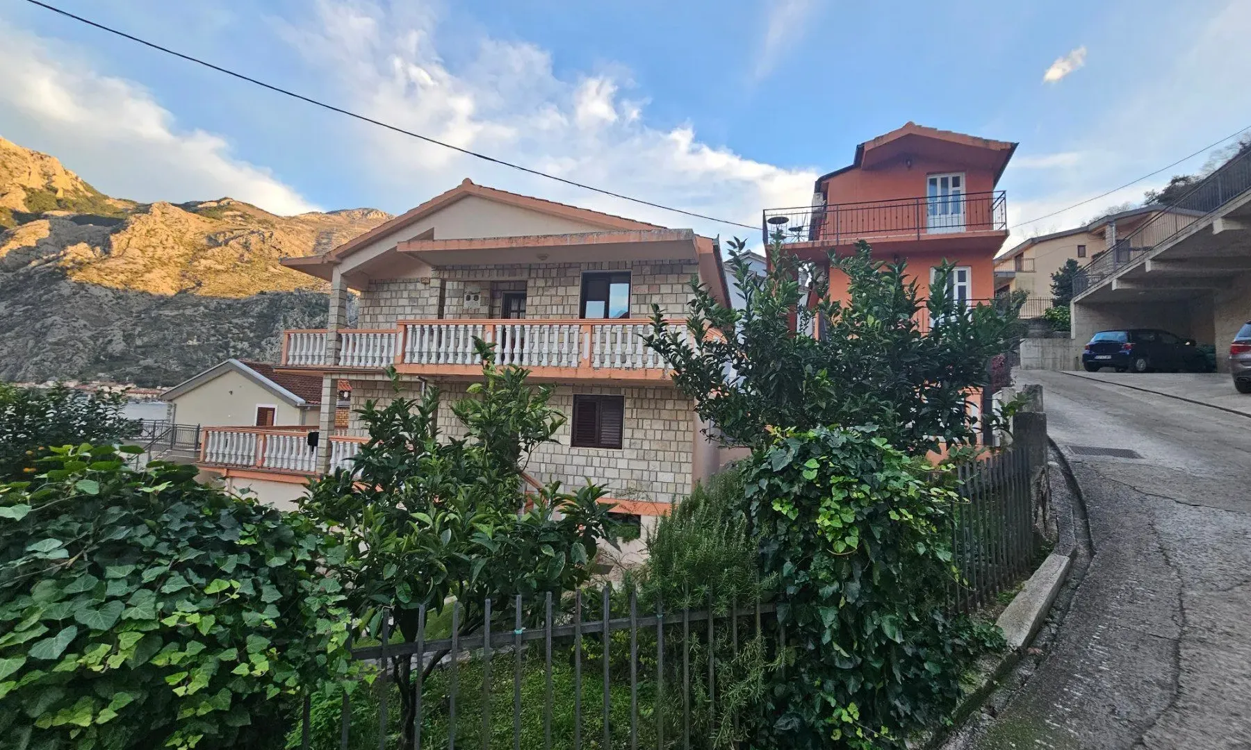 Prodaja, kuća, 423m², Muo, Kotor