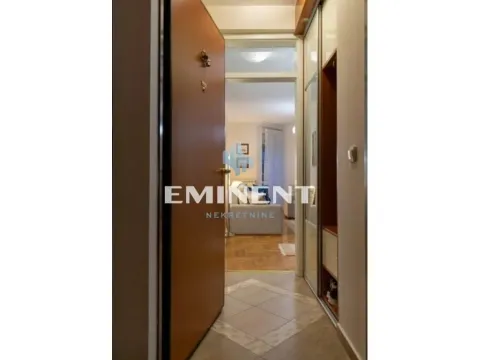 Rent, two bedroom apartment, 52m², Savski Venac, Beograd - image 14