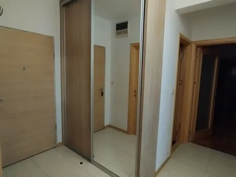 Izdavanje, stan, 100m², Blok 6, Podgorica - image 2