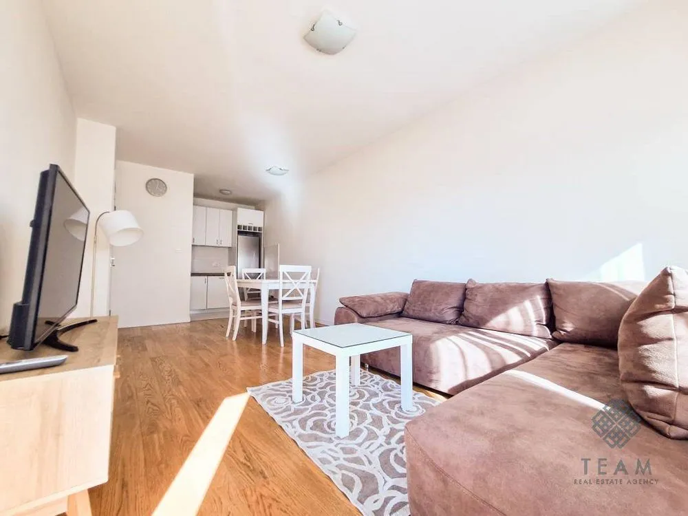 Izdavanje, jednosoban stan, 47m², Central Point, Podgorica