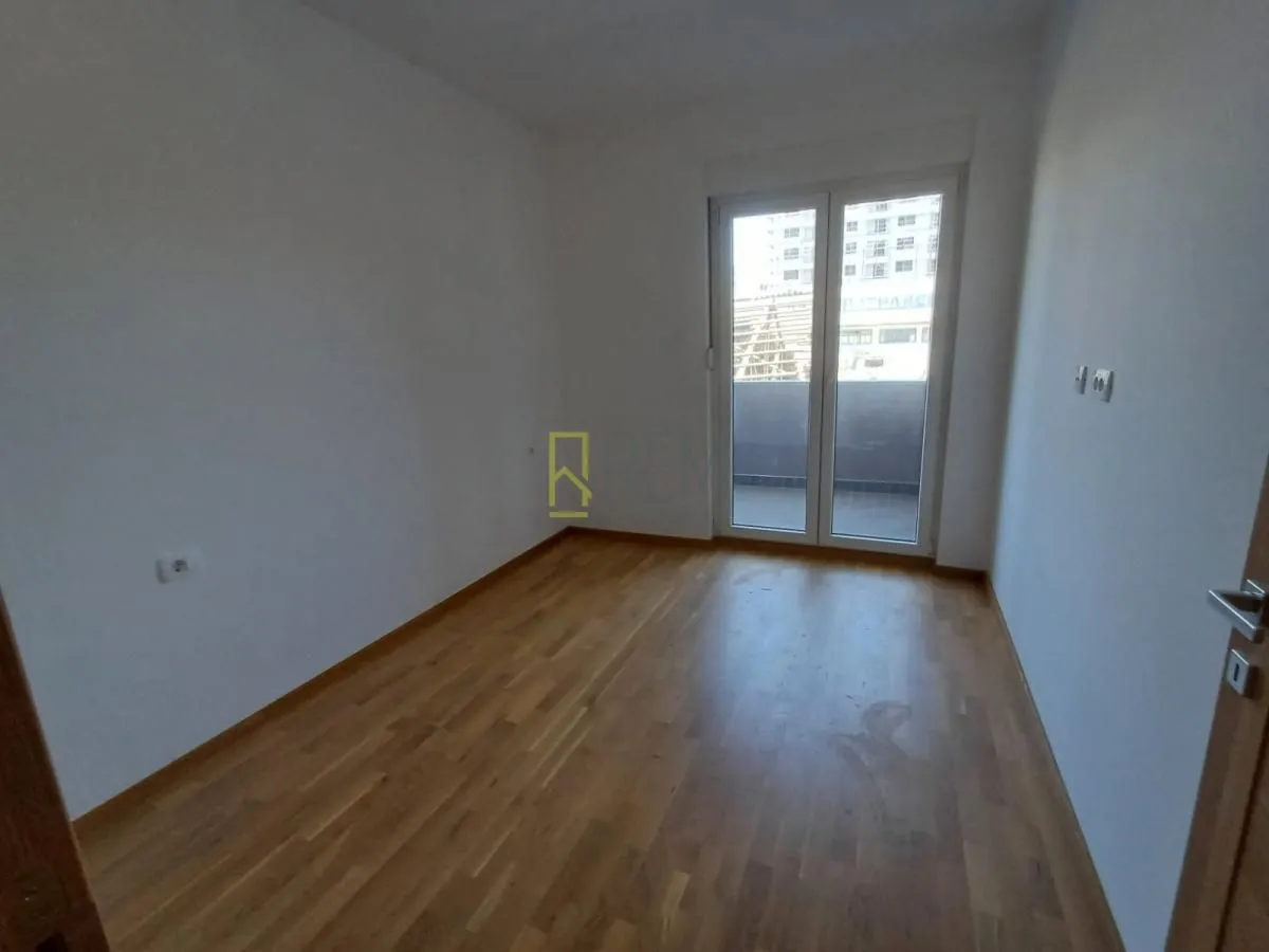 Prodaja, jednosoban stan, 45m², Pobrežje, Podgorica