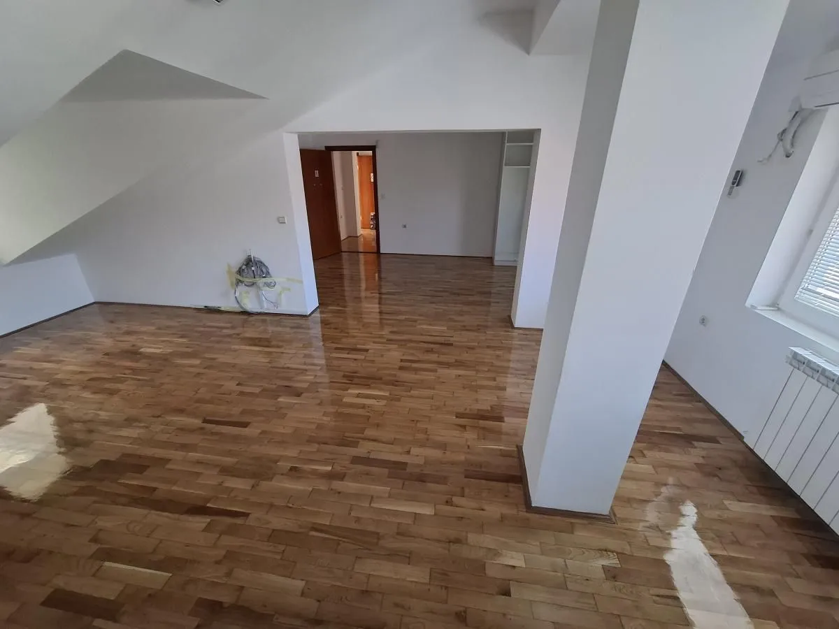 Prodaja, stan, 220m², Centar, Novi Sad