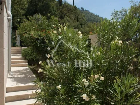 Prodaja, kuća, 400m², Perazića do, Budva - image 35