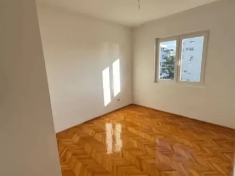 Prodaja, stan, 75m², Tivat, Crna Gora - image 4