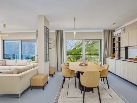 Sale, three bedroom apartment, 158m², Dobrota, Kotor - image 2