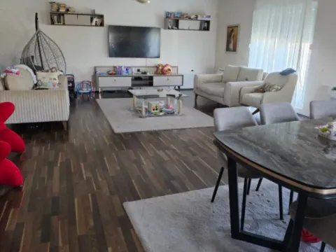 Izdavanje, kuća, 331m², Tuzi, Podgorica - image 8