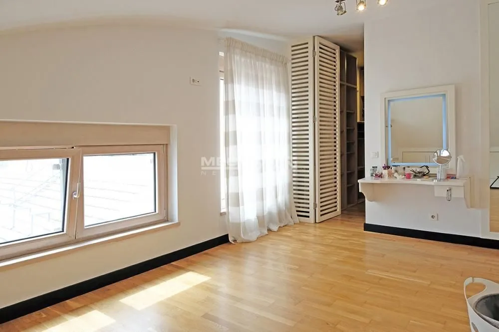 Prodaja, četvorosoban stan, 130m², Vračar Hram, Vračar Sve Podlokacije