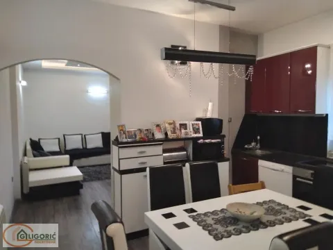 Prodaja, četvorosoban stan, 106m², Čubura, Beograd - image 3