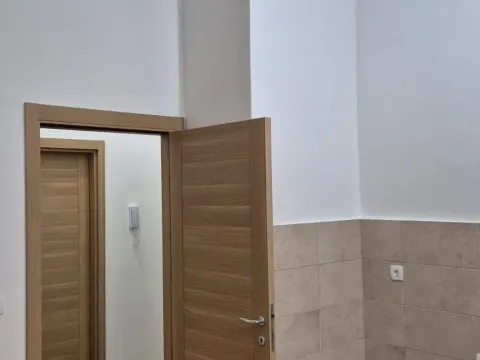 Prodaja, jednosoban stan, 40m², Stari Aerodrom, Podgorica - image 4