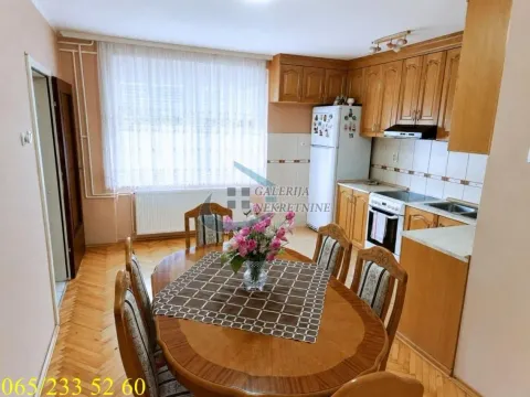 Prodaja, kuća, 190m², Centar, Inđija - image 5