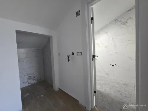 Sale, three bedroom apartment, 94m², Škaljari, Kotor - image 11