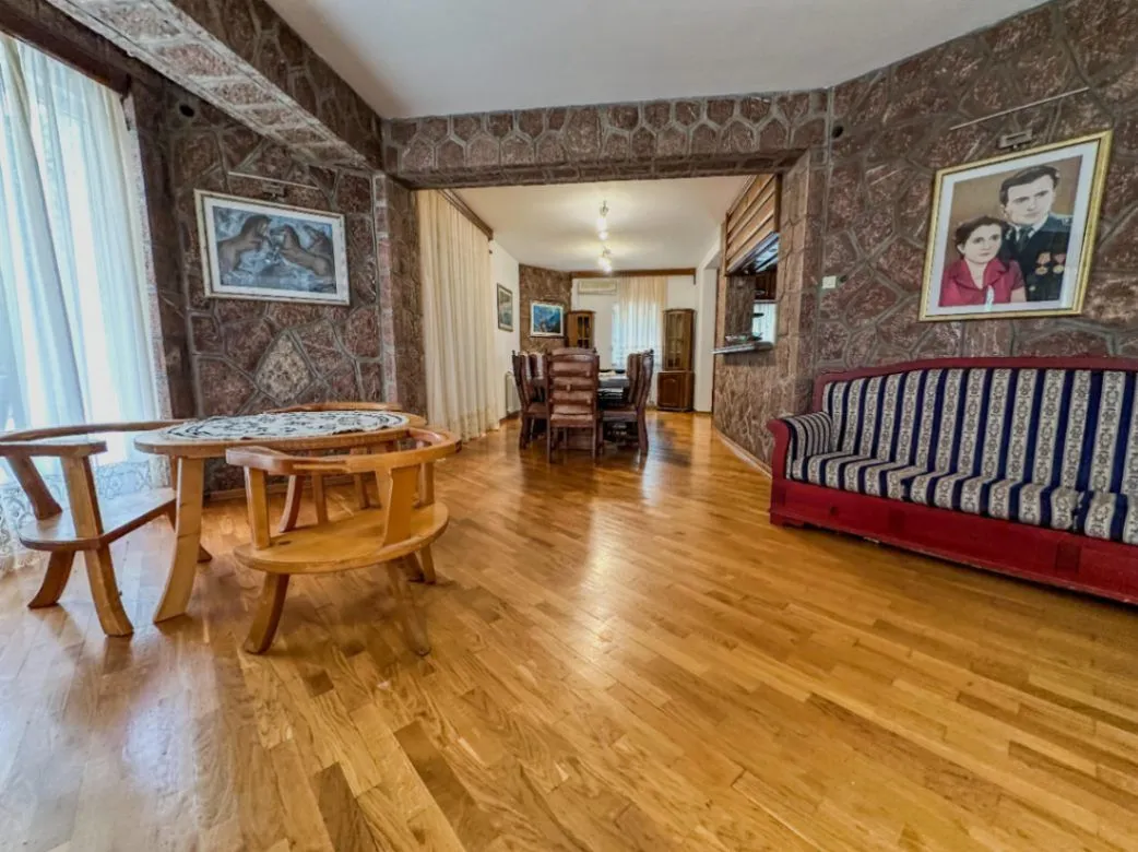 Rent, house, 500m², Gorica C, Podgorica
