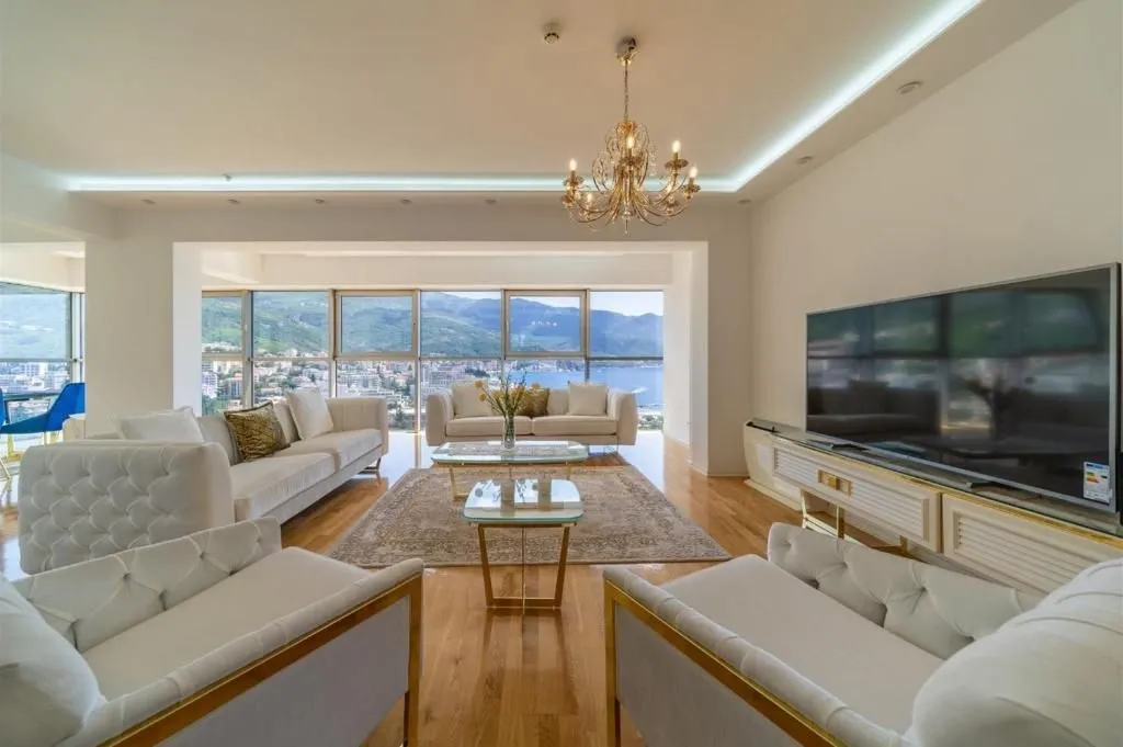 Rent, three bedroom apartment, 150m², Budva, Crna Gora