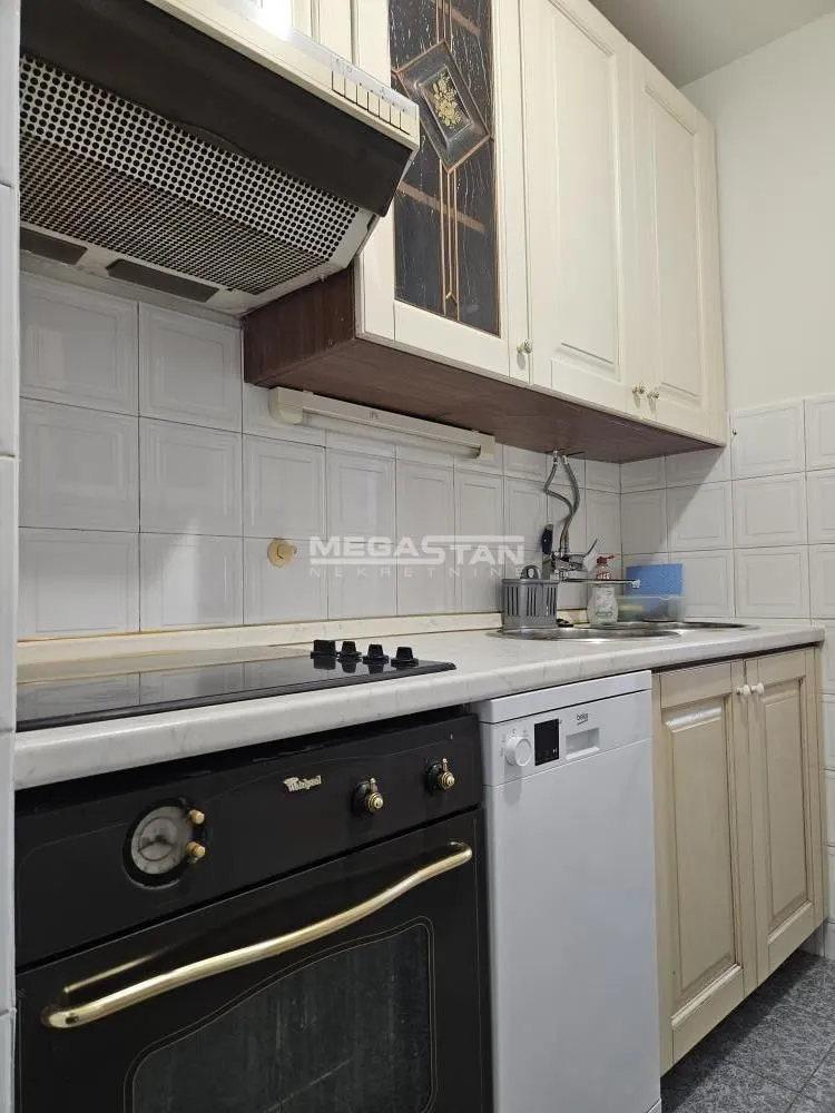 Rent, two bedroom apartment, 53m², Kalenić Pijaca, Vračar Sve Podlokacije