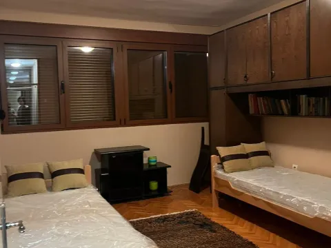 Rent, two bedroom apartment, 65m², Pejton, Podgorica - image 4