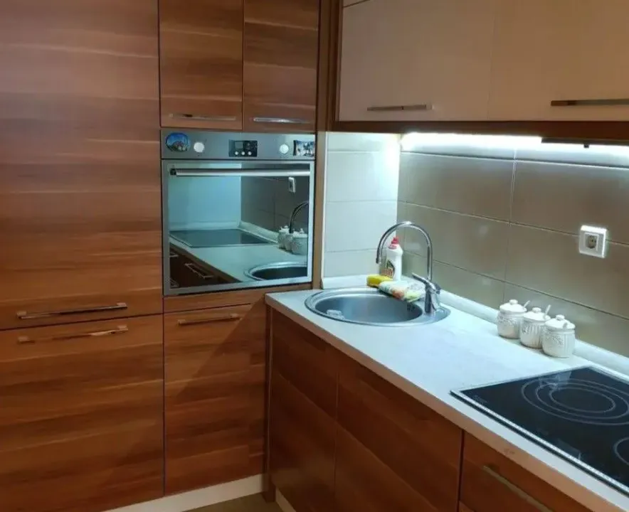 Izdavanje, jednosoban stan, 53m², Centar, Podgorica