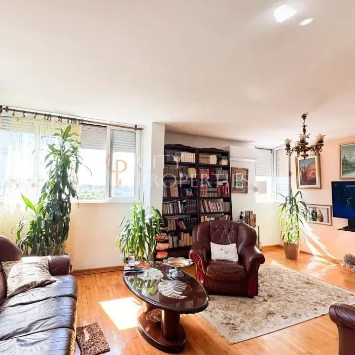 Prodaja, stan, 105m², Blok 5, Podgorica