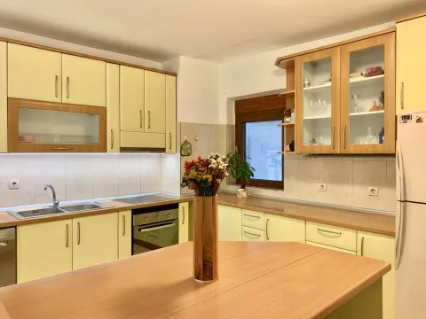 Izdavanje, kuća, 110m², Gorica C, Podgorica - image 10