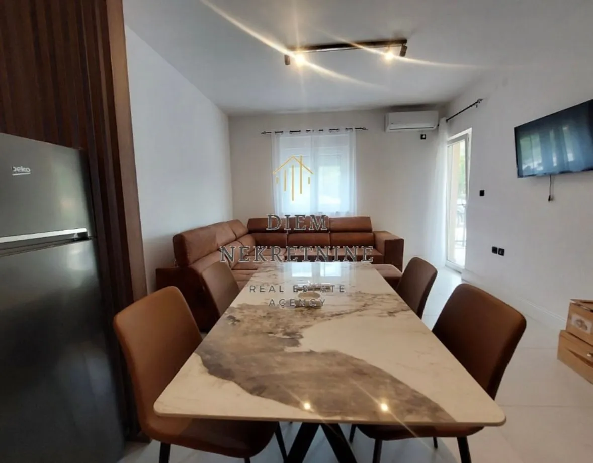 Rent, two bedroom apartment, 60m², Radanovići, Kotor