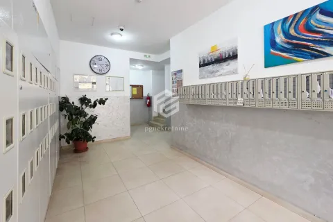 Prodaja, dvosoban stan, 55m², Stari Aerodrom, Podgorica - image 10