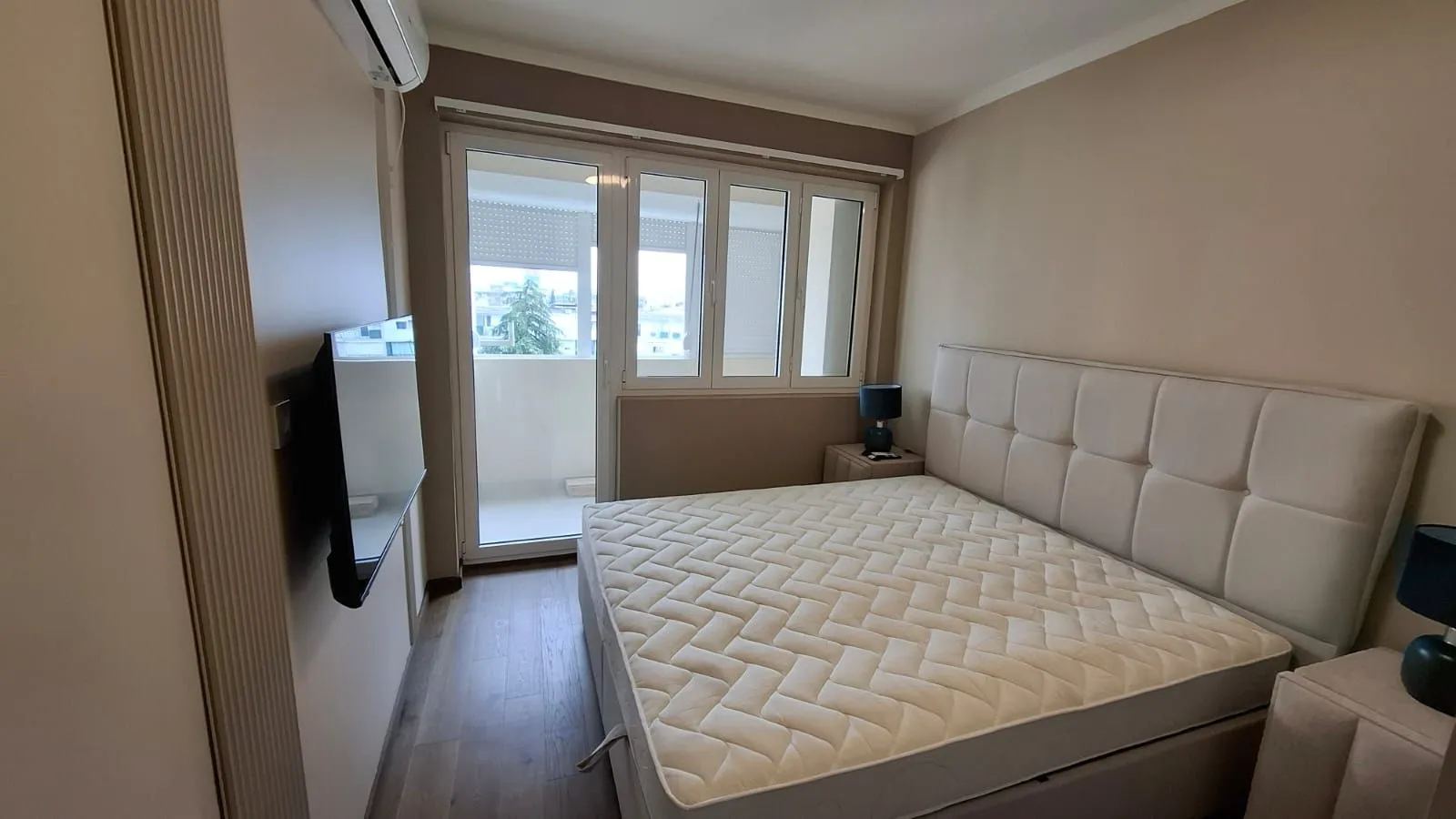 Izdavanje, dvosoban stan, 75m², Preko Morače, Podgorica