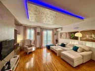 Rent, three bedroom apartment, 112m², Bečići, Budva - image 4