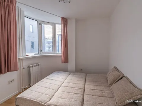 Prodaja, četvorosoban stan, 106m², Vračar, Šid - image 6