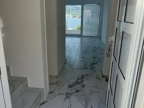 Prodaja, stan, 90m², Tivat, Crna Gora - image 4