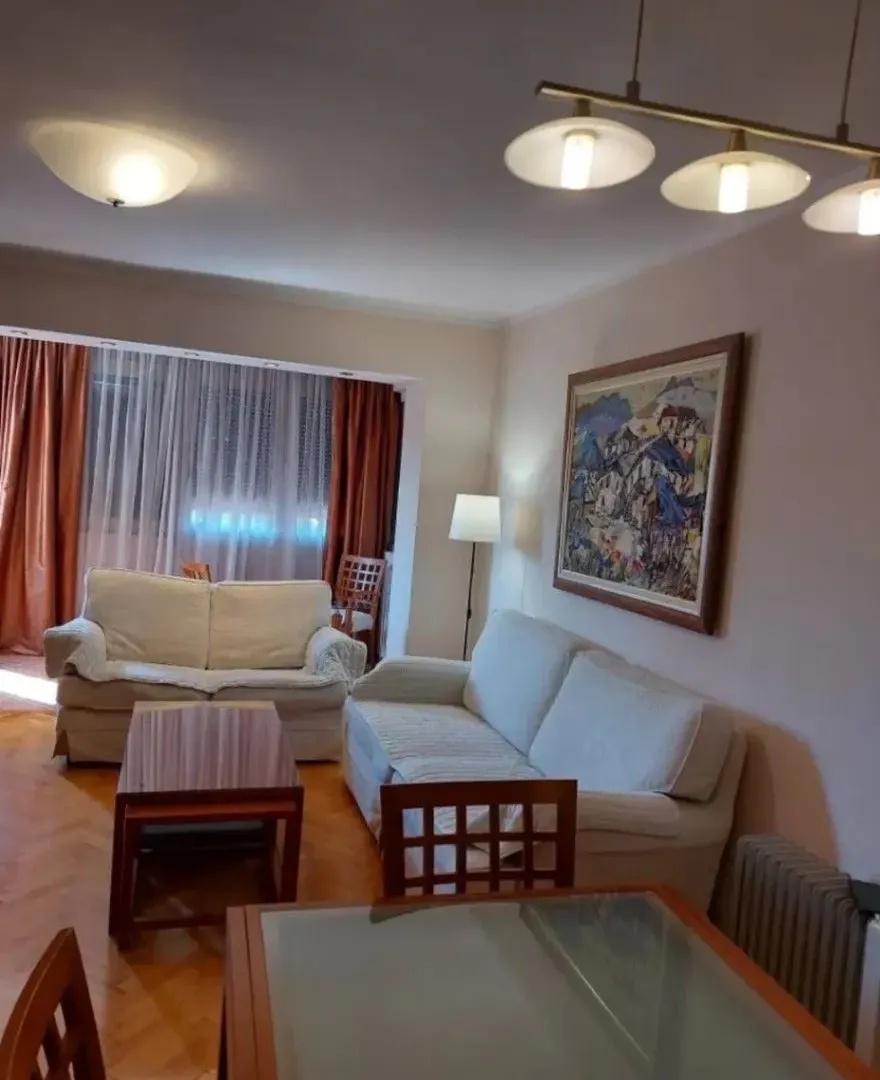 Izdavanje, trosoban stan, 84m², Centar, Podgorica