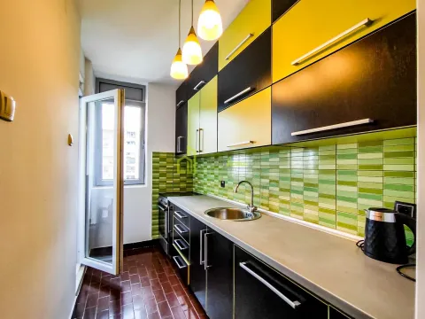 Izdavanje, četvorosoban stan, 95m², Blok 6, Podgorica - image 15