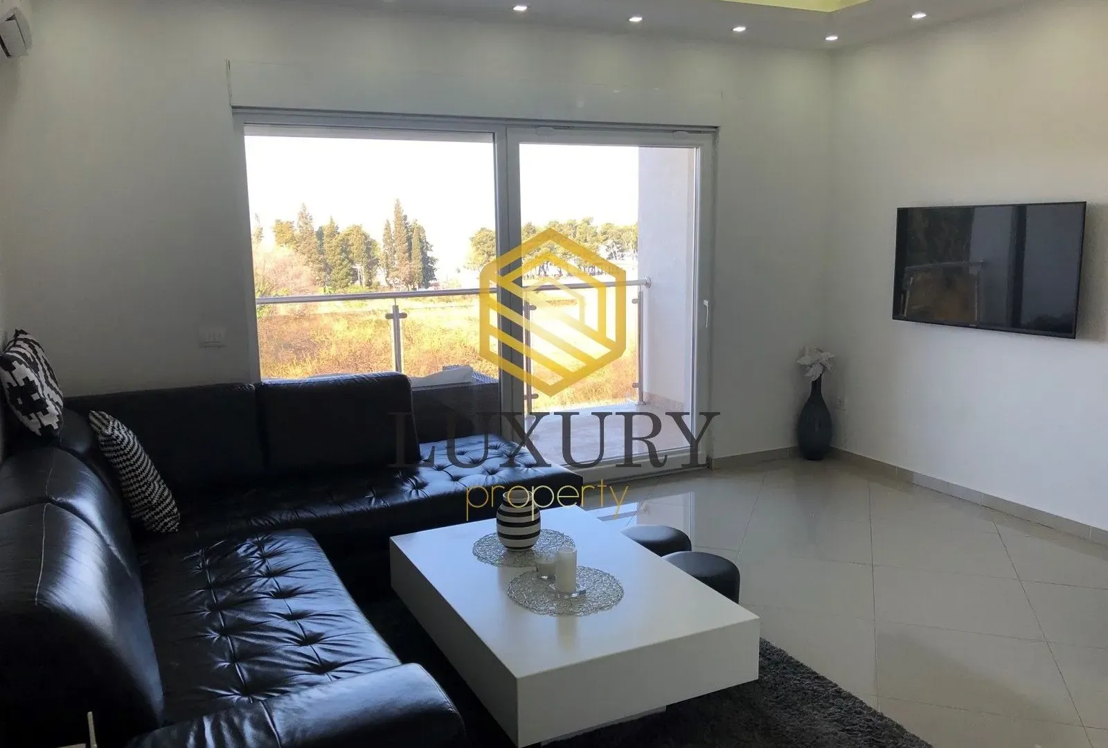 Rent, one bedroom apartment, 56m², Šušanj, Bar
