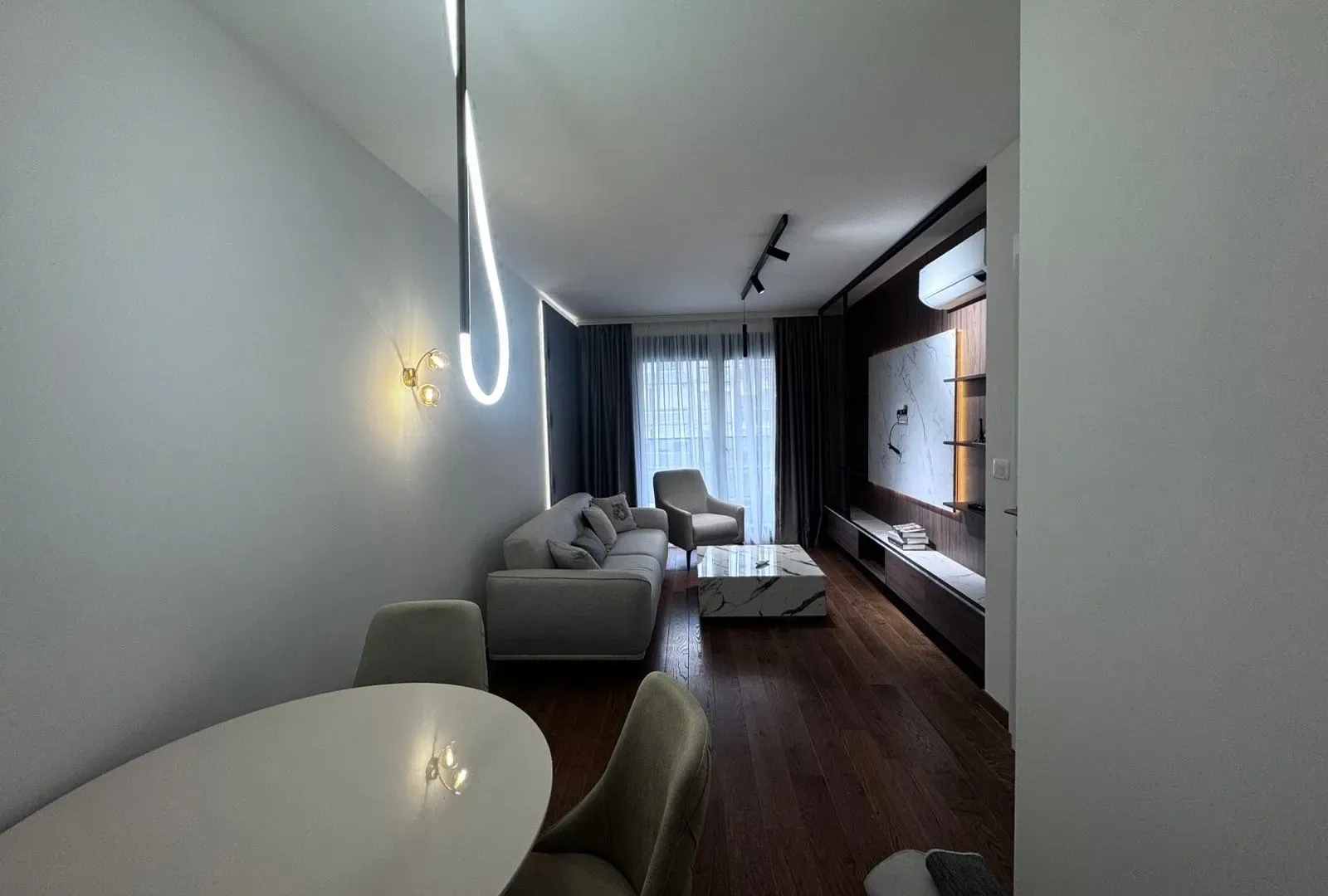 Izdavanje, jednosoban stan, 50m², Tološka šuma, Podgorica