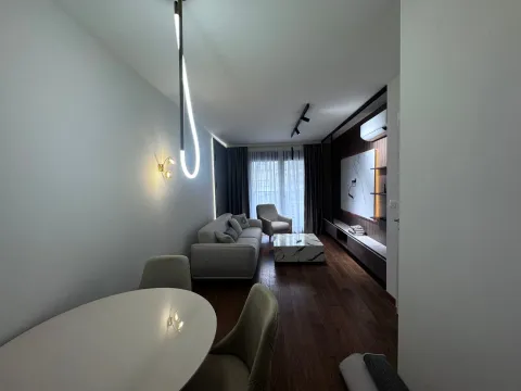 Stan in Tološka šuma