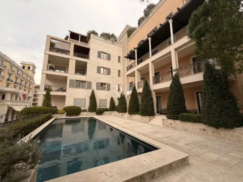 Rent, one bedroom apartment, 66m², Porto Montenegro, Tivat - image 10