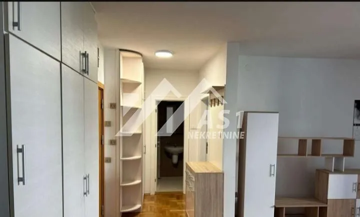 Izdavanje, dvosoban stan, 50m², Socijalno, Novi Sad Sve Podlokacije