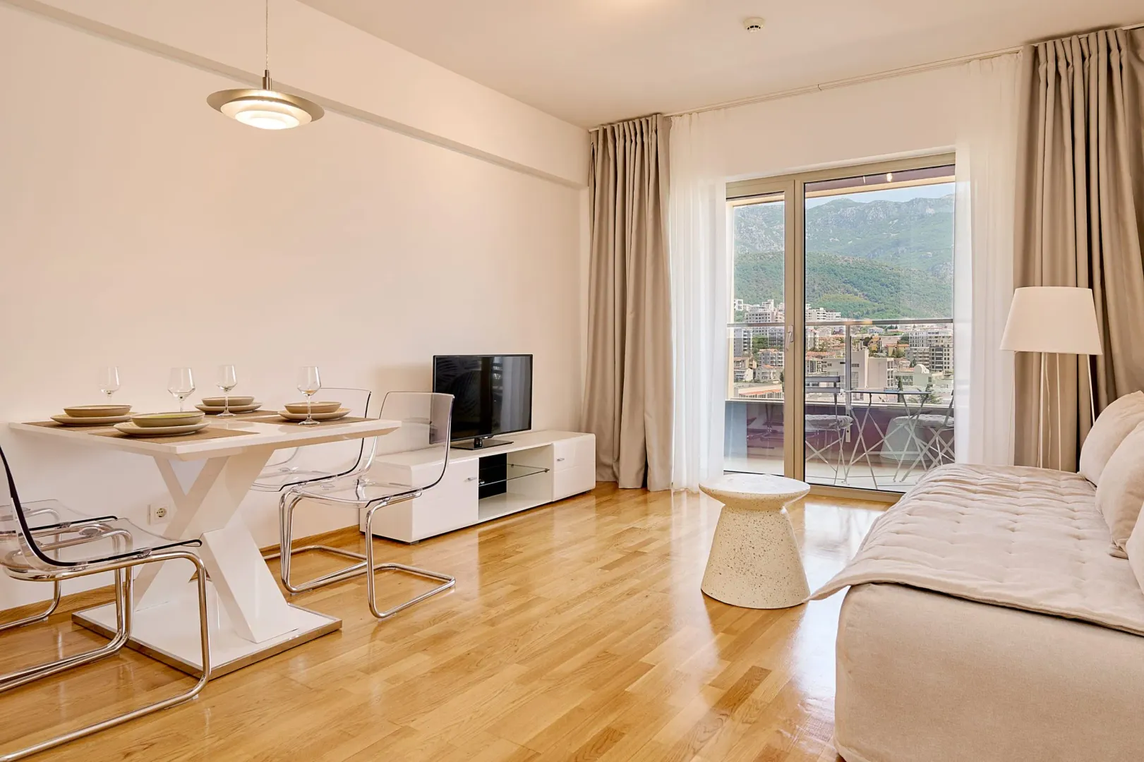 Daily-rent, two bedroom apartment, 50m², Bečići, Budva