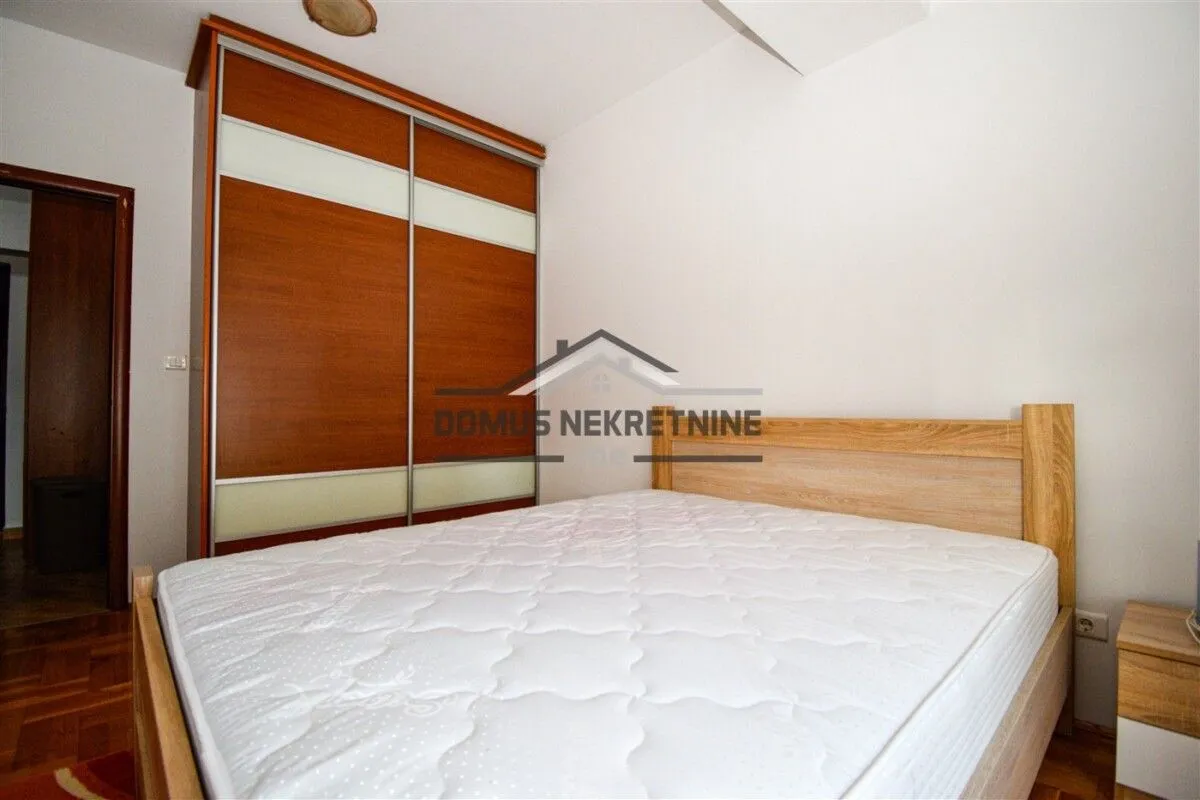 Izdavanje, jednosoban stan, 42m², Blok 6, Podgorica