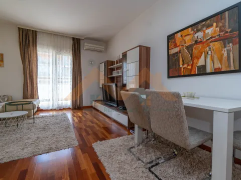 Izdavanje, jednosoban stan, 53m², City Kvart, Podgorica - image 4