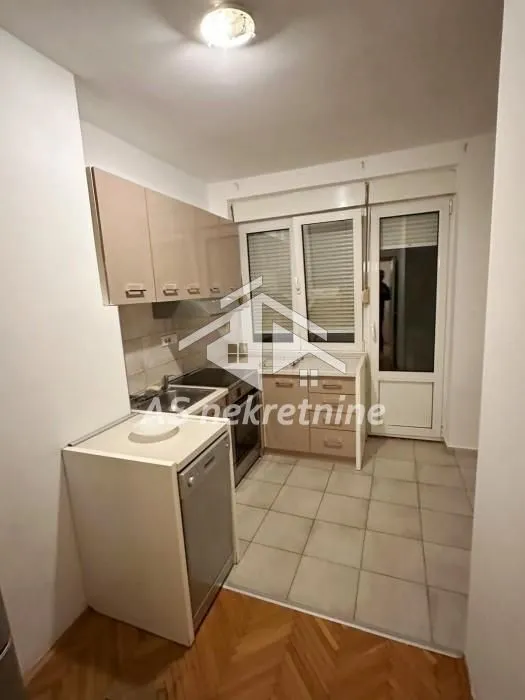 Prodaja, dvosoban stan, 52m², Južni Bulevar, Vračar Sve Podlokacije