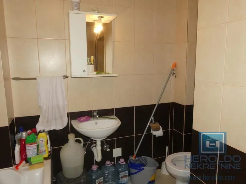Prodaja, trosoban stan, 62m², Centar, Jagodina