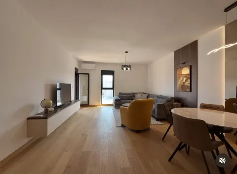 Prodaja, dvosoban stan, 80m², City Kvart, Podgorica - image 2