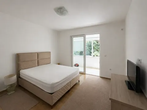 Prodaja, dvosoban stan, 68m², Centar, Podgorica - image 7