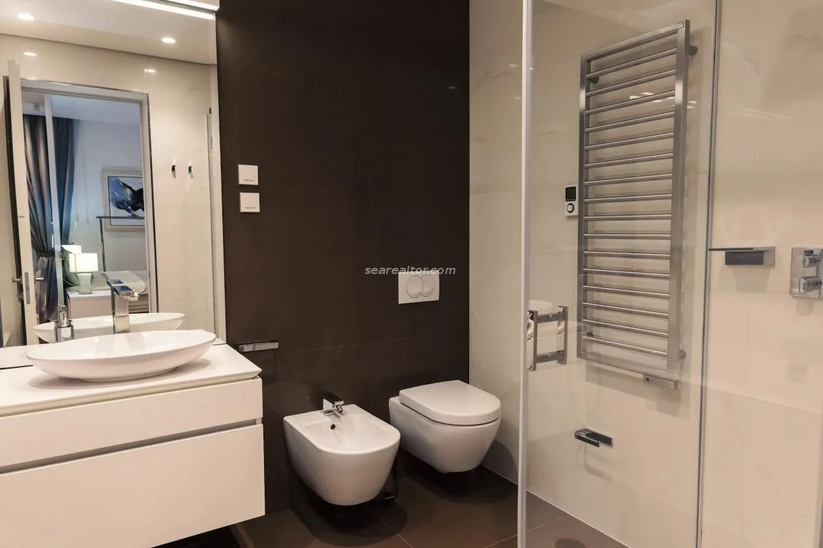 Izdavanje, dvosoban stan, 148m², Budva, Crna Gora